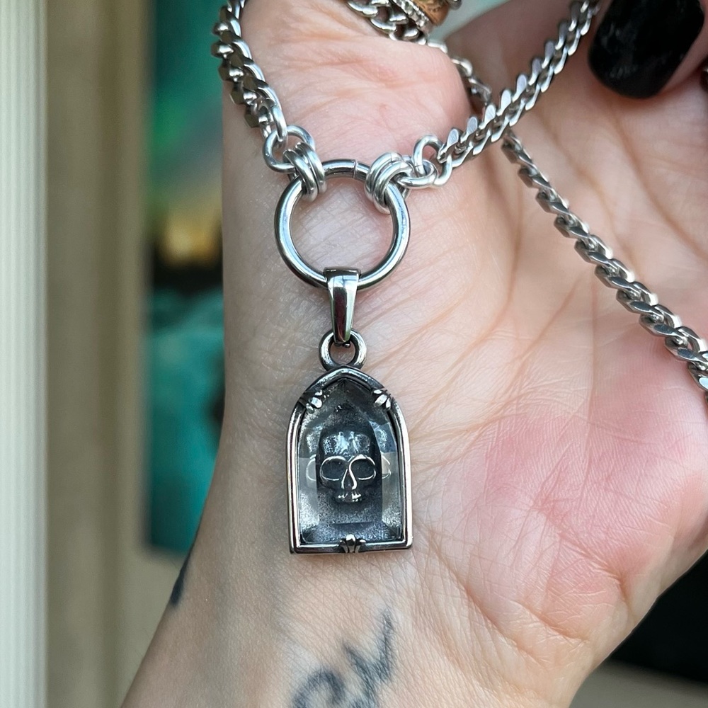 Gothic Stainless skull charm with in 3D glass effect cuban chain link necklace - Picture 13 of 16